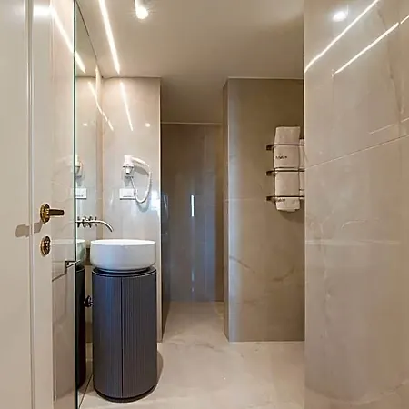 Ariston Hotel