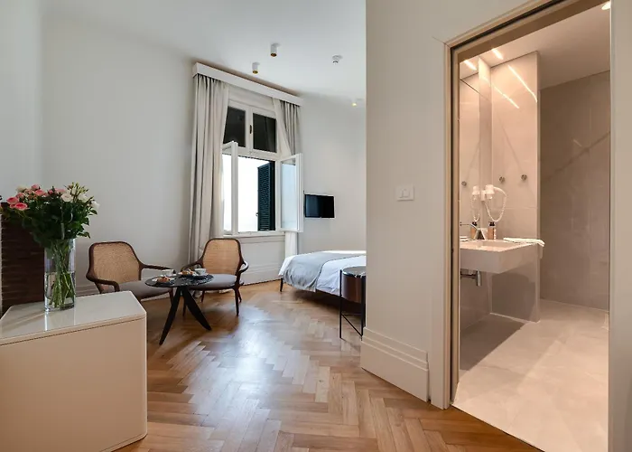 Ariston ホテル 4*