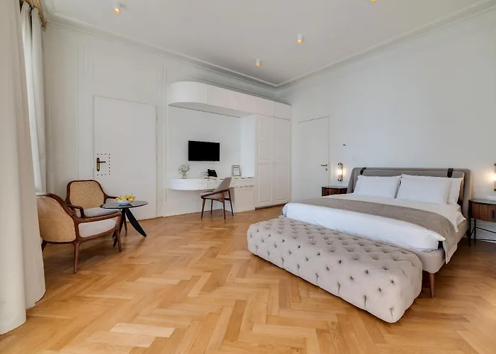 ホテル Ariston 4*