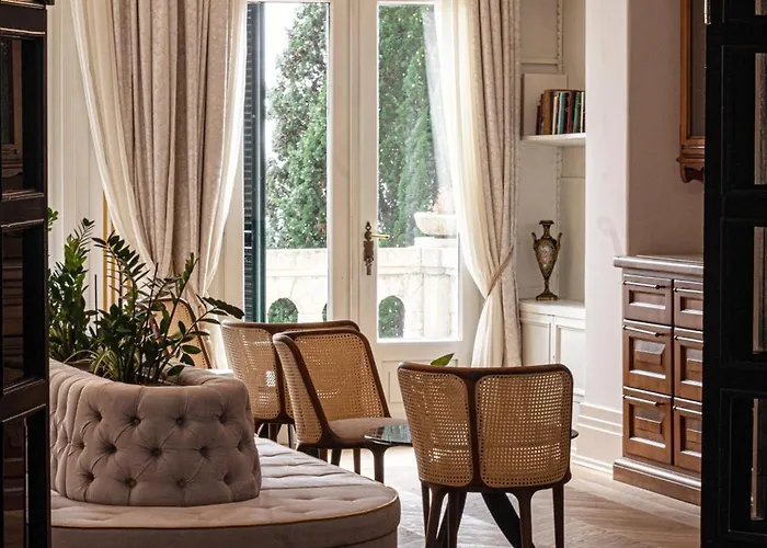 Ariston ホテル 4*