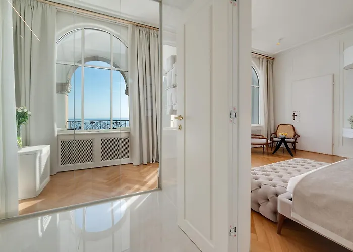 ホテル Ariston 4*