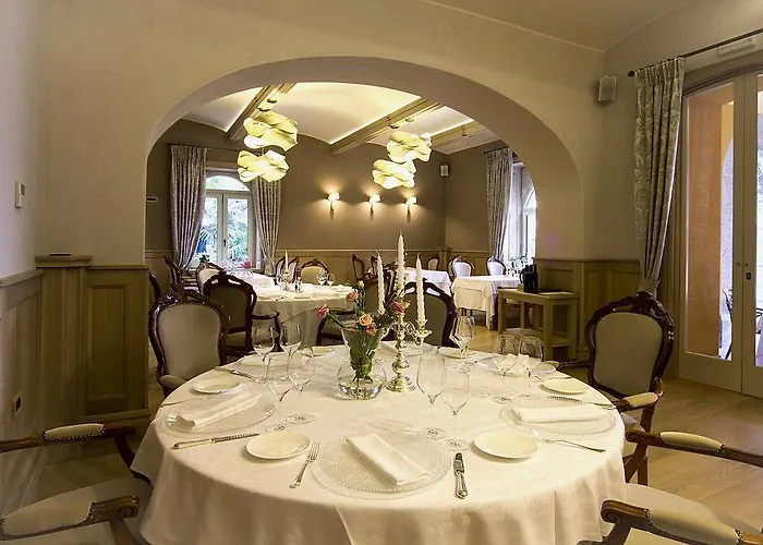 ホテル Ariston オパティヤ